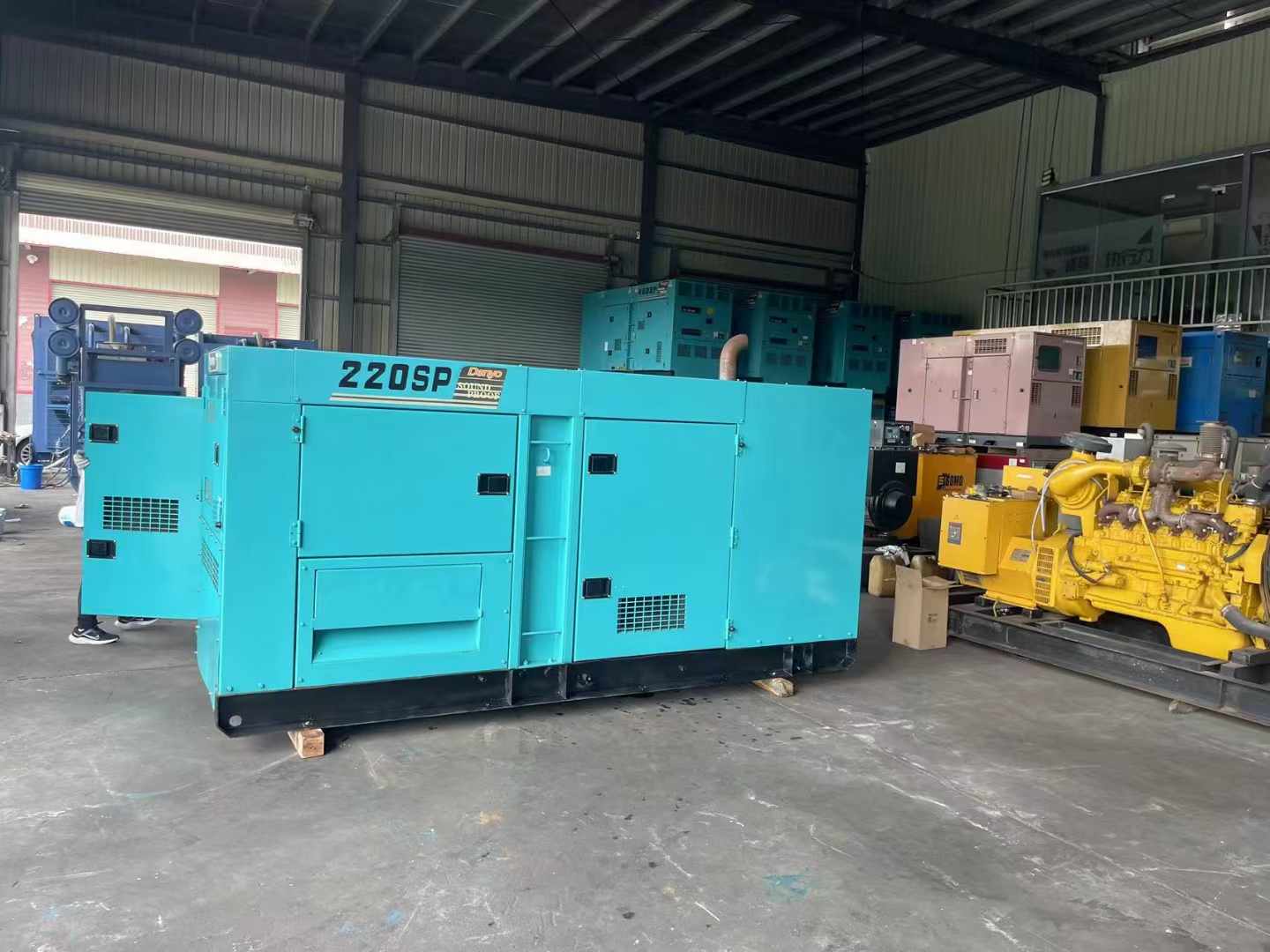 镇巴800kW 柴油发电机的输出电流波动范围是多少？