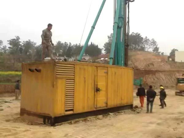 镇巴如何判断水冷式机油散热器密封件是否需要更换？